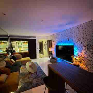 Charming 2-bedroom condo in Muscat with WiFi, fitness room, AC Others