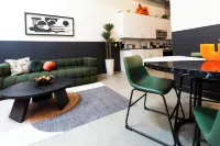 Heart of DTSA 2 bed apartment with AC and 65inch Roku tv