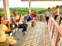 Sleep 10 in this Utila Suite, complete with full kitchen. Hotels in Utila