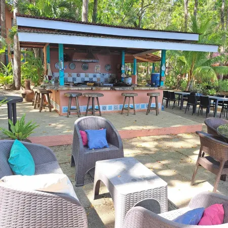 Inyam Haven Suites Отели рядом с достопримечательностью «Sugar Beach»