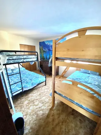 3-bedroom house in Peaceful Frazier Park with AC, WiFi Отели рядом с достопримечательностью «Ridge Route Communities Historical Society and Museum»