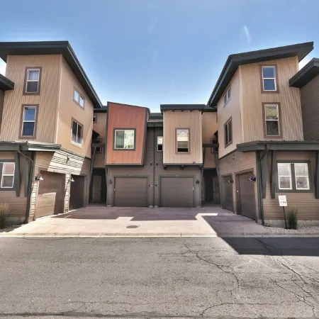 Luxury 2Br Park City Retreat with Mountain & Preserve Views & Saltwater Hot Tub