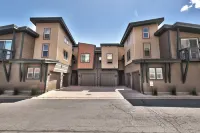 Luxury 2Br Park City Retreat with Mountain & Preserve Views & Saltwater Hot Tub