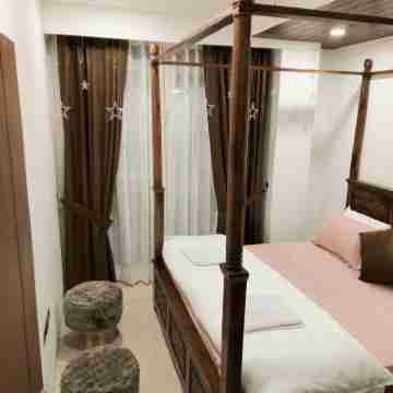 HOP stays Shimla - Luxury 2BHK {Free Parking + Lift + Caretaker + Terrace + Pet} Rooms