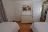 Clean, Bright & Private Whole House 4 You. Safe, Centrally Located, Garage Hotels in New Britain