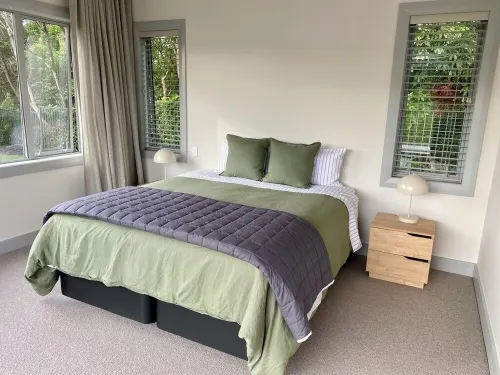 Spacious Lake House, close to Lake, golf courses, cycling and walking tracks Hotels in Kinloch