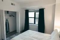 Modern Luxury 1BR Stamford Getaway