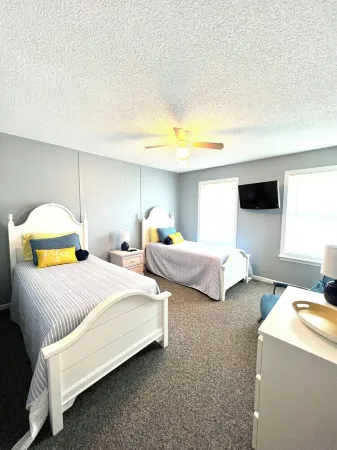 Charming 2-bedroom condo with WiFi, AC in gorgeous Kitty Hawk