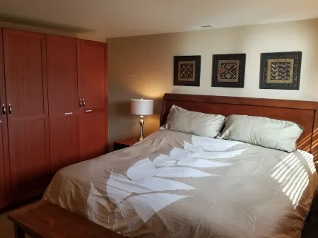 Lake View Condo across from the Public Park and Beach, Downtown Chelan!