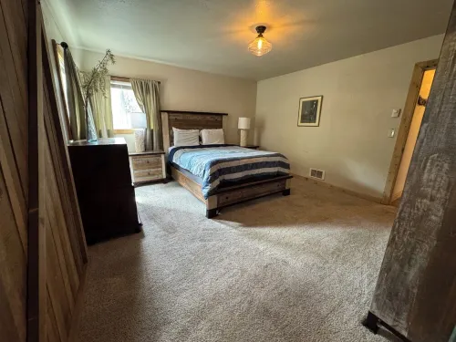 Home on South Slough 바뷰 호텔