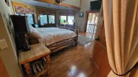 Lakeside Retreat at Schroon LakeSpacious Home with Lakeside Access and Moorings
