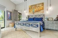 Lake Buchanan | Pool, Hot Tub & Lake Access Hotels near Reveille Peak Ranch