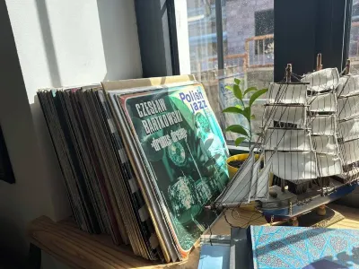 Double-bedroom apartment in downtown, with a wine bar on ground floor  호텔