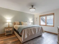 3-bed, 3-bath, 3-car garage executive home in Marshfield, WI Hotels in Marshfield