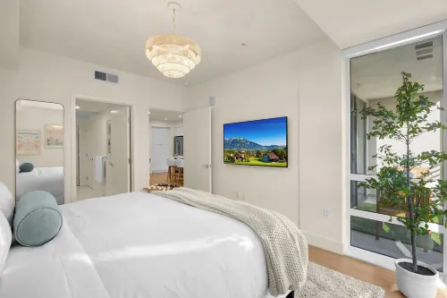 Modern Luxury 1BD Home w/ Pool & Gym