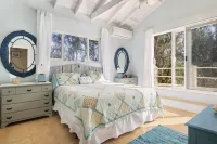 Moonflower 4 Bedroom Home Hotels in 