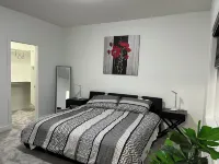 Elegant 3BD Home in Beaumont, Double Garage 2.5WC.WiFi, Near Airport, Workspace. Hotels in Leduc County