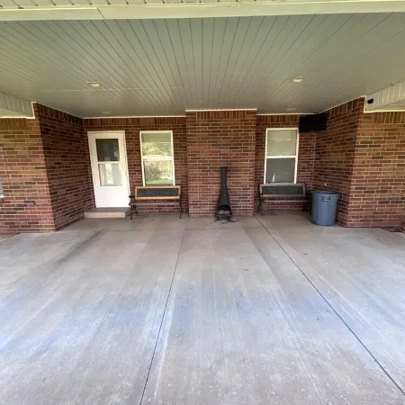 Spacious 4-bedroom house with WiFi, AC in welcoming Clovis