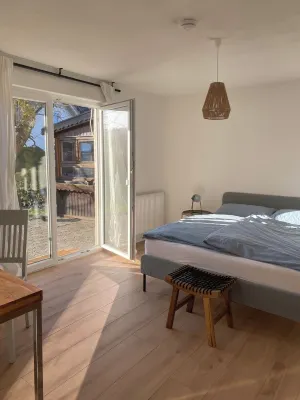 Cozy vacation apartment "Refugium" with garden view in the Lahn Valley 索爾姆斯住宿飯店