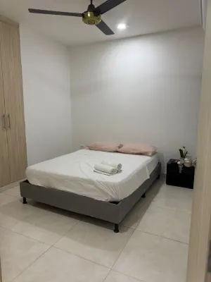 Furnished apartment, Excellent location, free parking Hotels in El Canito