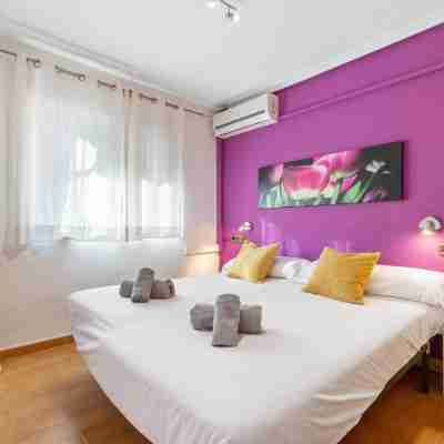Nice and spacious apartment in the center of the city but in a quiet street. Rooms