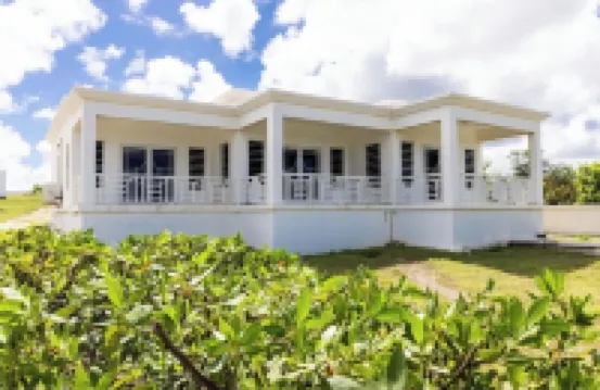 Sienna is Private, Tranquil,  and Perfectly Located near Shoal Bay Beach!