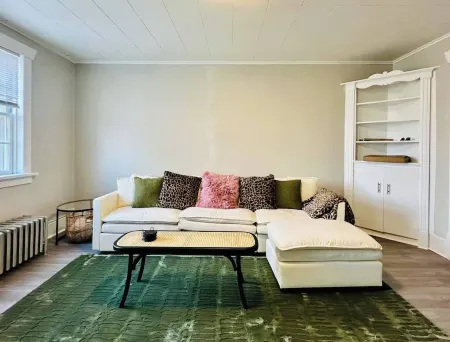 Welcome to your perfect home away from home in the heart of the city!