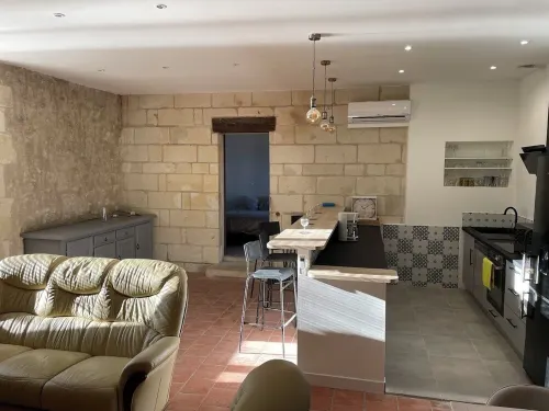 House Air conditioning in the countryside Vouvray Hotels in Vouvray