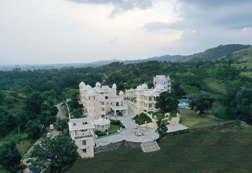 hotel overview picture