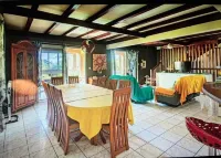 Villa Manapany Team. For a convivial gathering of up to 20 people!