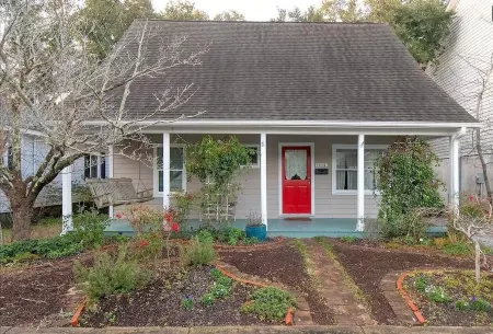 BEAU-COUP: A spacious, family-friendly home a block from the water in Beaufort.