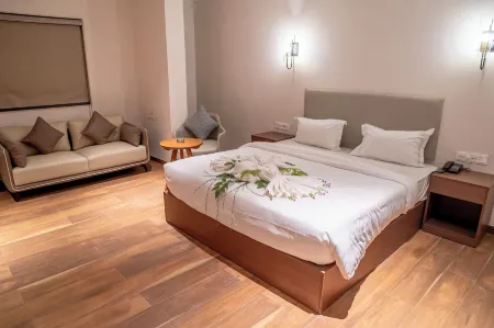 The 7th Heaven Resort Отели в г. Сатна