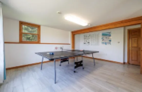 Charming 3-bedroom waterfront cottage in Tremont with spectacular sunsets.