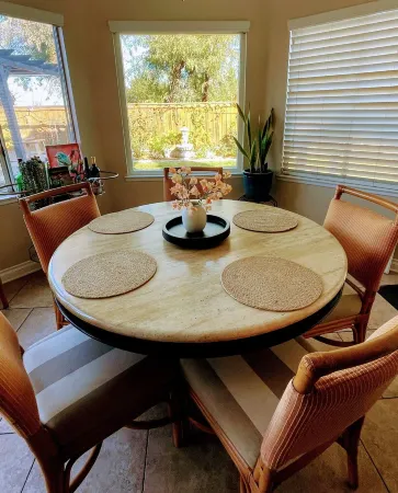 California Style and comfort! 4 bedroom House in South Corona! Отели рядом с достопримечательностью «Публичная библиотека Корона»