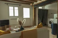 Le 7 Bis, 250m from Loches town center and 30 minutes from Beauval ZOO Hotels in Loches