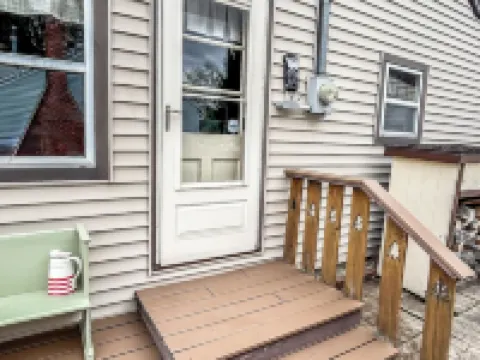 Retro Moose Cottage - Home in Lake City Hotels in Missaukee County