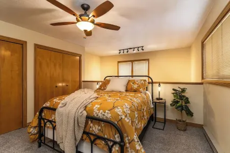 2 Bedroom Durango Retreat Near Trails & Town: Pool + Hot Tub Отели в г. Дуранго