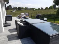 A 150 M de la Plage , Maison Récemment Rénovée Dans Station Balnéaire Hotels in Locquirec