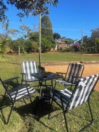 Cozy site, easy access with swimming pool