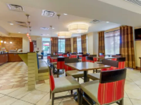 คอมฟอร์ทสวีทส์ ชาร์ลสตัน เวสต์แอชลีย์ โรงแรมในชาร์ลสตัน