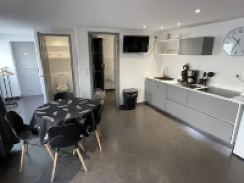 ST PIERRE QUIBERON STUDIO 30 M2 3 MINUTES WALK FROM THE BEACH AND SHOPS