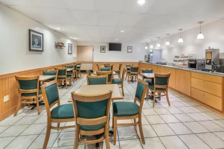 Quality Inn at Bangor Mall Отели рядом с достопримечательностью «John Bapst Memorial High School»