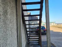 Beachside Apartment with Stunning Sea Views (only a few steps from the beach Hotels in Pendine