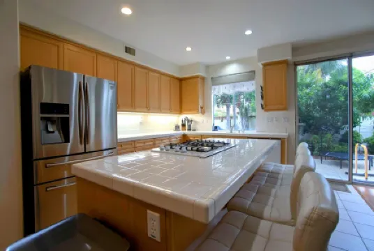 Gated 3BR 2.5BTH w/ Pool and Spa in Tustin