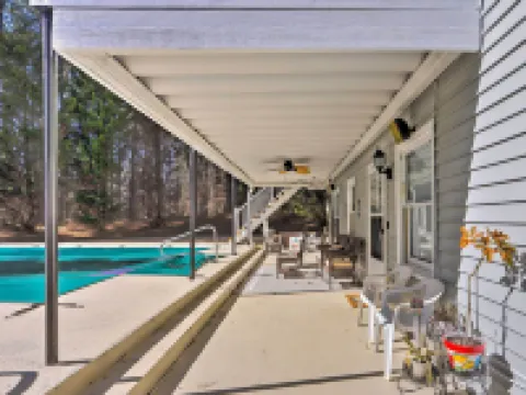 Immaculate Suwanee House w/ Pool & Game Room! Hotels in Suwanee