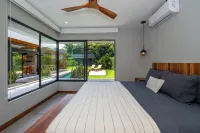 Brand New, 4 Bdr, Modern Casablanca!