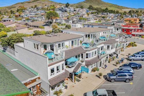 The Cayucan Bungalows by AvantStay Pet-Friendly Getaway Steps from Cayucos State Beach