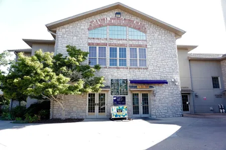 Cozy Escape in Pointe Royale! Golf View! King Bed! Indoor Pool! Jetted Tub! Отели в г. Брэнсон