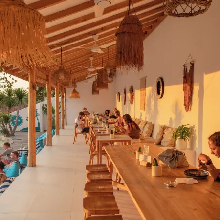 Seaesta Komodo Hostel & Hotel