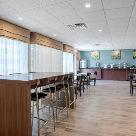 La Quinta Inn & Suites by Wyndham Auburn